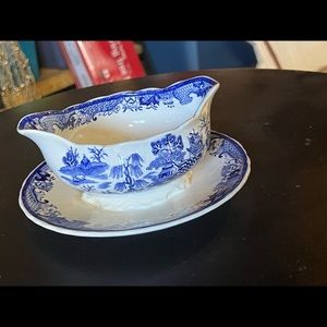 Blue willow gravy bowl